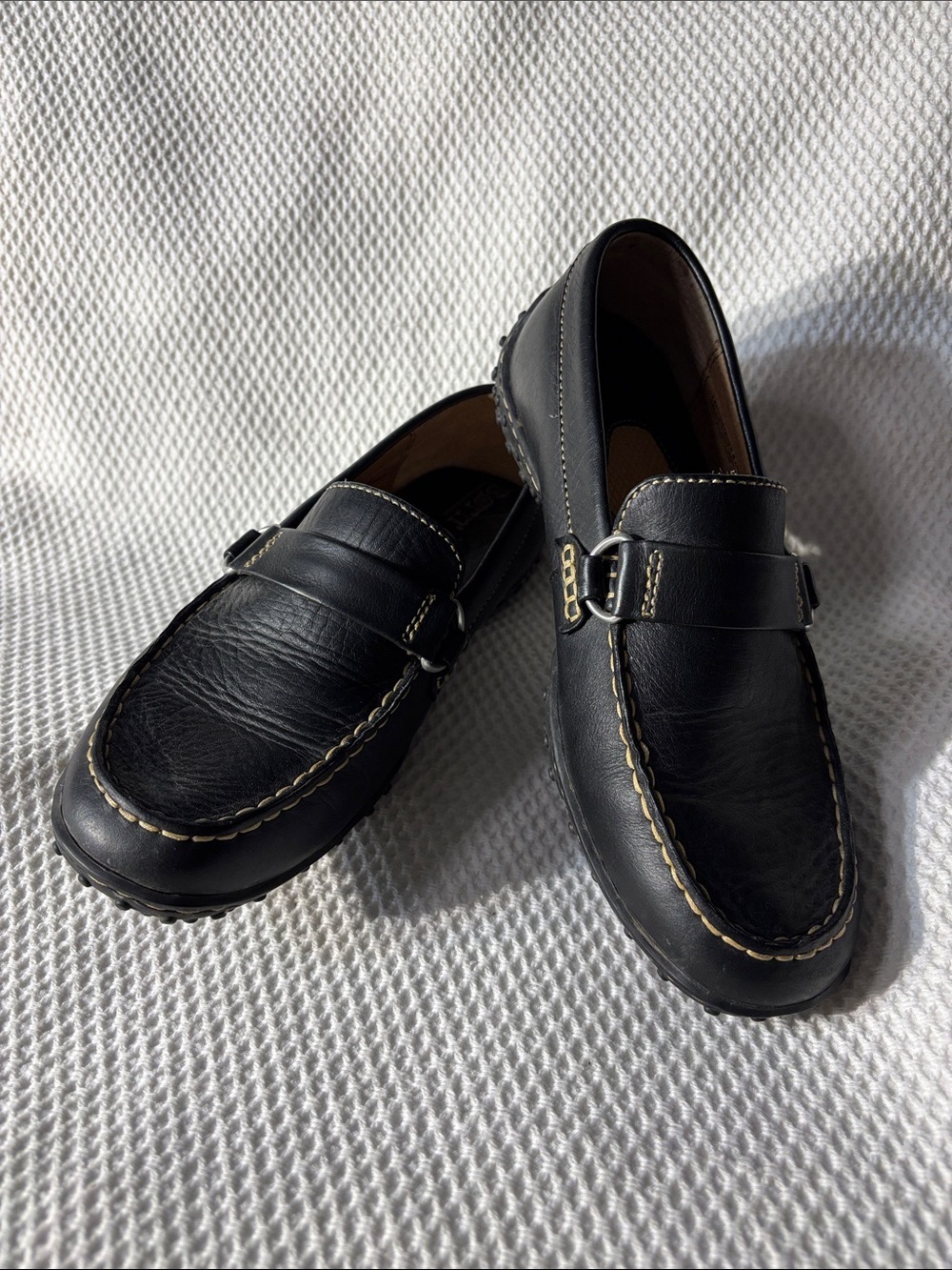 Born Sz 7 Brown Leather Slip-On Loafers with Tan Stitching Metal Accent